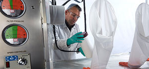 class III isolator / for the pharmaceutical industry / dispensing / containment