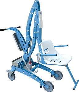 battery-operated patient lift / on casters / pool