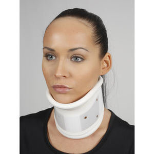 rigid cervical collar / C3 / with chin rest / adult