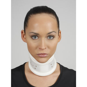 rigid cervical collar / C2 / adult