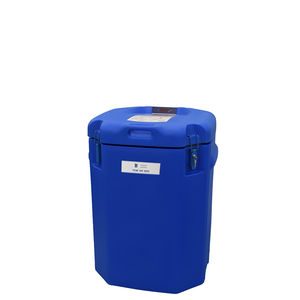 vaccine refrigerator / chest / with ice pack backup / solar-powered