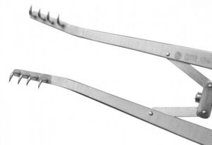 surgical retractor
