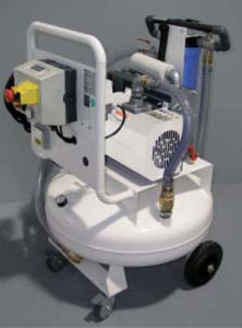 rotary vane vacuum pump / medical / mobile / lubricated