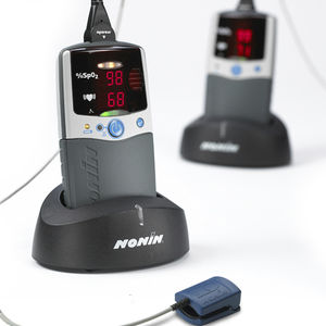 hand-held pulse oximeter / with separate sensor