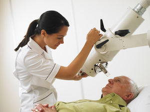 linear particle accelerator / radiation therapy