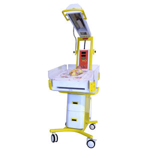 infant radiant warmer on casters