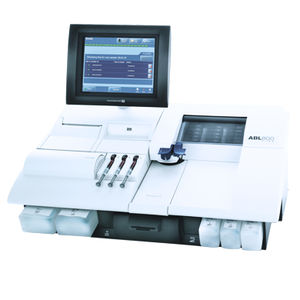 pH blood gas analyzer / with electrolyte analysis