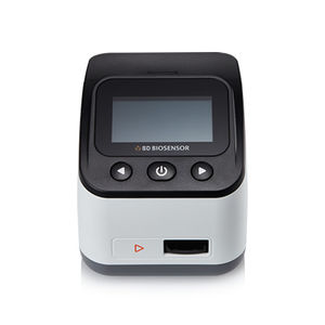 portable immunoassay analyzer / fluorescence / lateral flow / human
