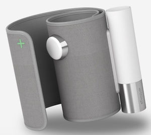 automatic blood pressure monitor / arm / with built-in cuff / wireless