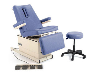 electric examination table / height-adjustable / 3 sections / bariatric