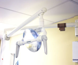 ceiling-mounted dental light / wall-mounted / LED