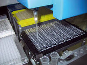 laboratory pipetting robot