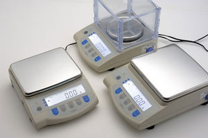 electronic laboratory balances / with digital display / bench-top