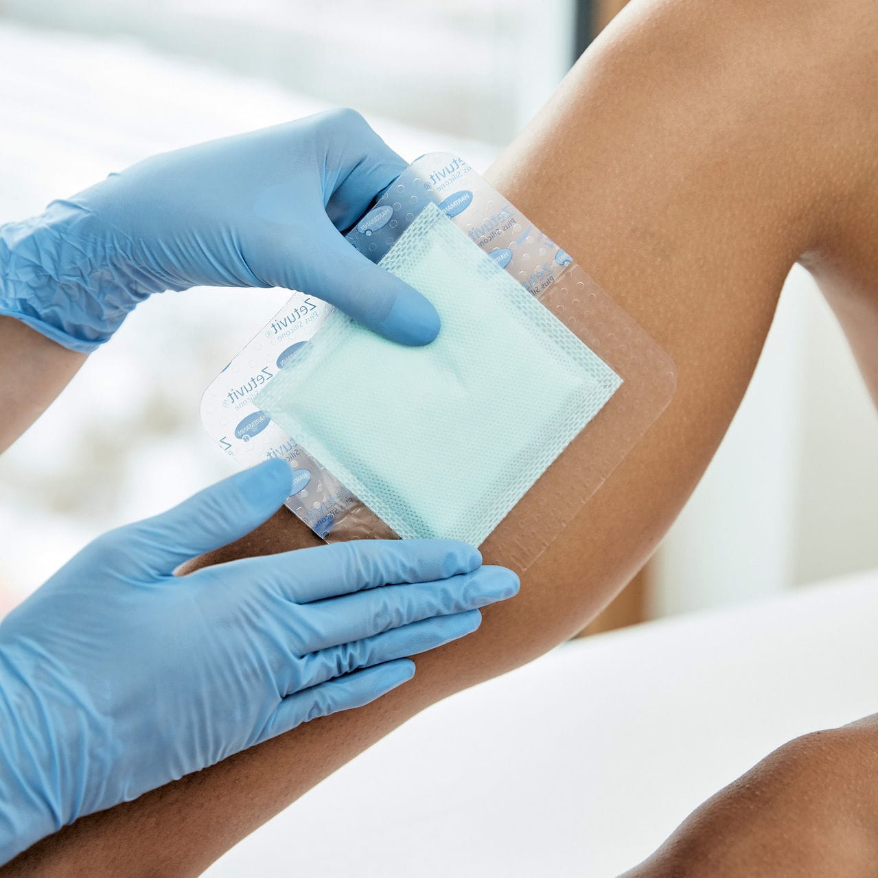 Wound dressing Zetuvit® Plus Hartmann silicone / cellulose