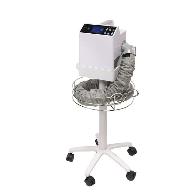 Monitor support pole on casters IOB Medical Inc.