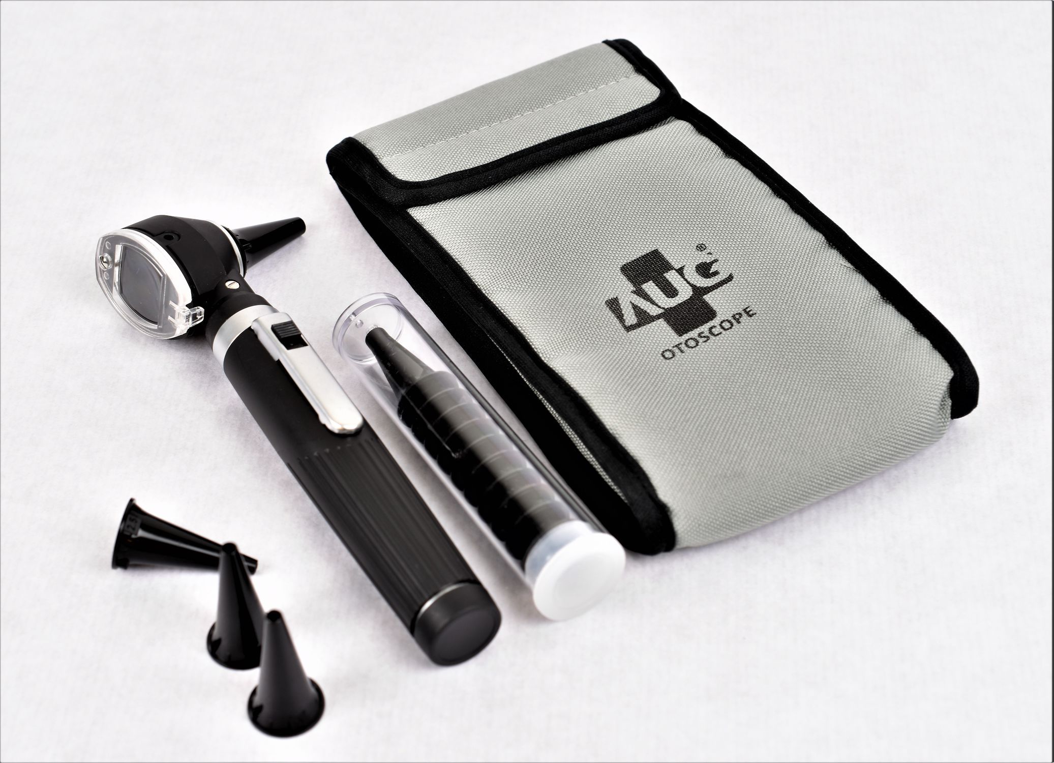 Otoscope / with speculum Mini Otoscope LED,Xenon,Vaccum AUG Medical