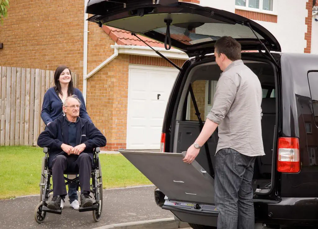 Minivan Wheelchair Accessible Vehicle Volkswagen Caddy Maxi Api De Rear Entry