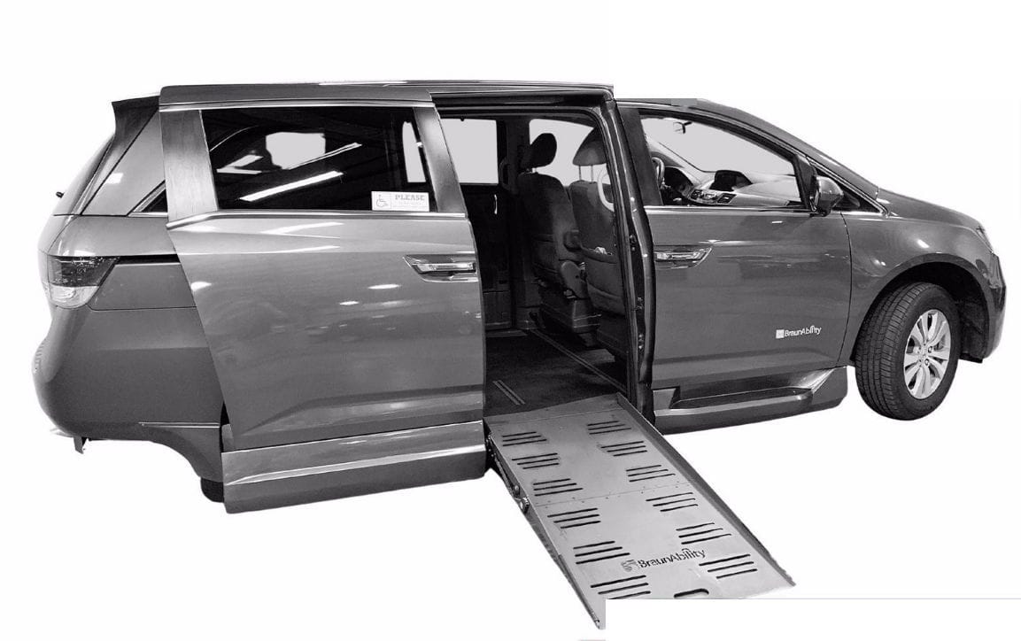 Minivan Wheelchair Accessible Vehicle 28503 Freedom Motors USA minivan-wheelchair-accessible-vehicle-28503-freedom-motors-usa