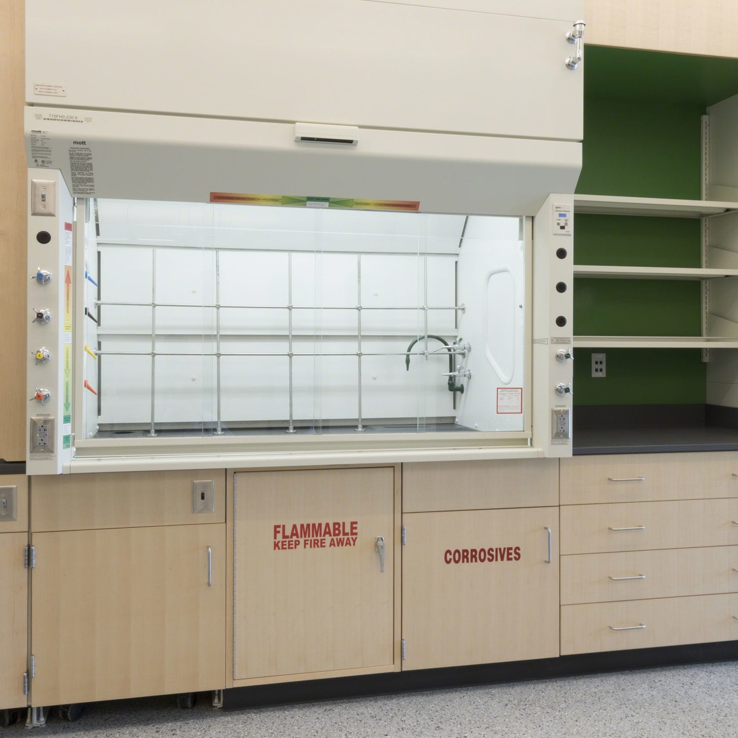 Chemical Fume Hood Safeguard™ Mott Manufacturing Laboratory