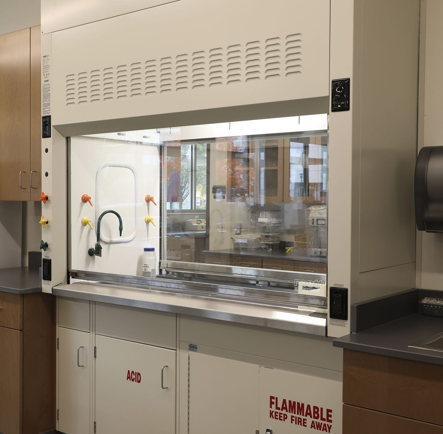 Teaching fume hood Demonstration Mott Manufacturing laboratory