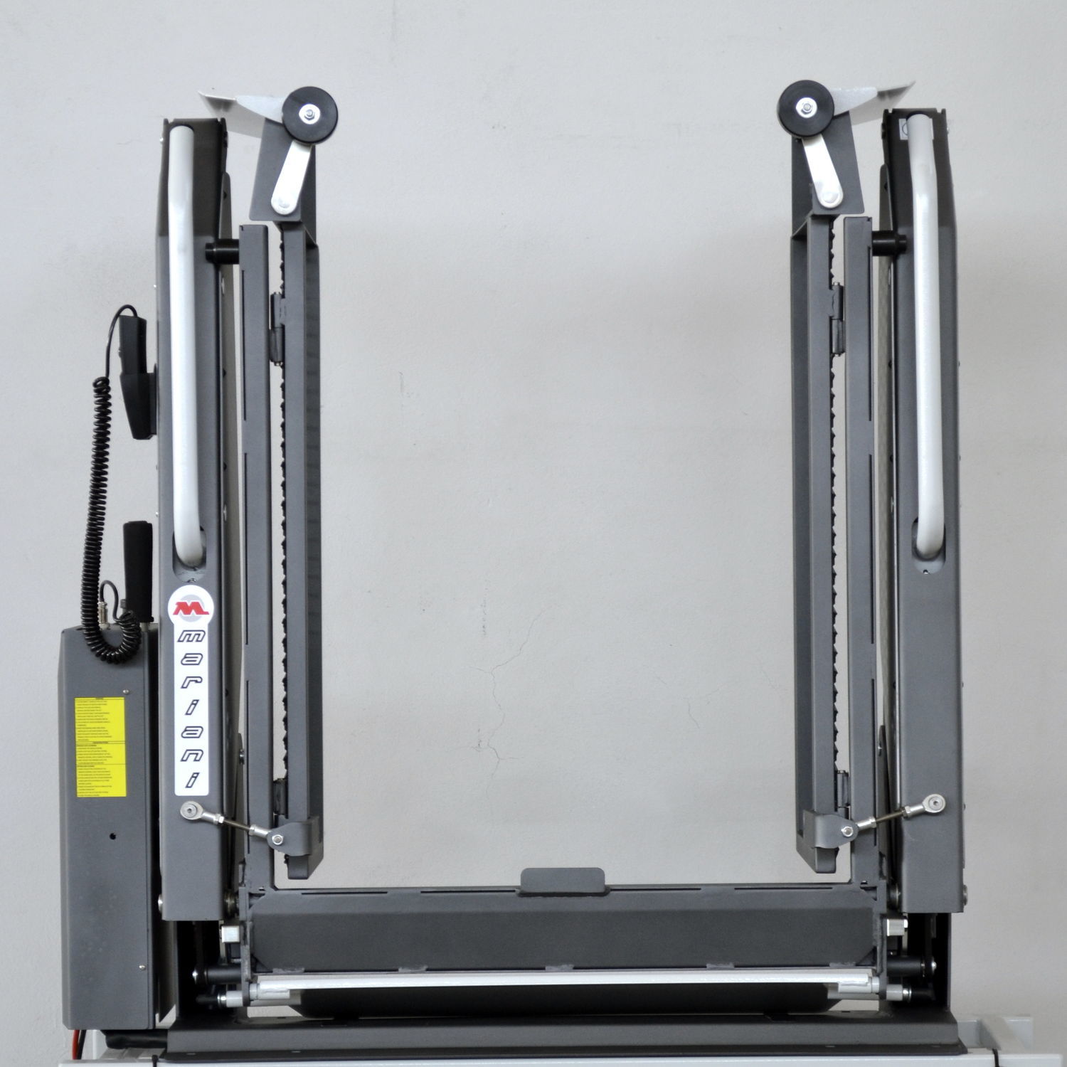 Wheelchair lifting platform BBV series Mariani Lift System