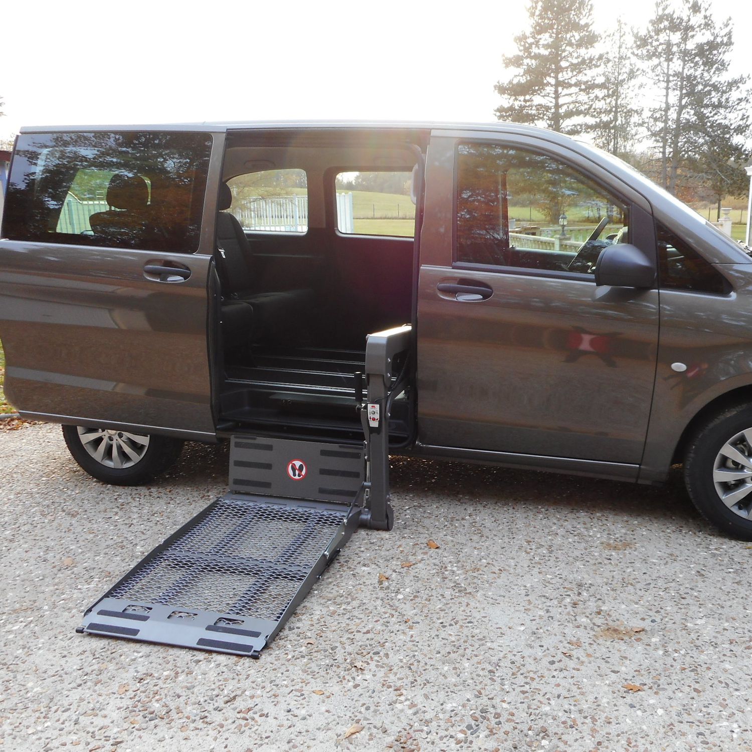 Wheelchair lifting platform A255 Mariani Lift System vehiclemounted