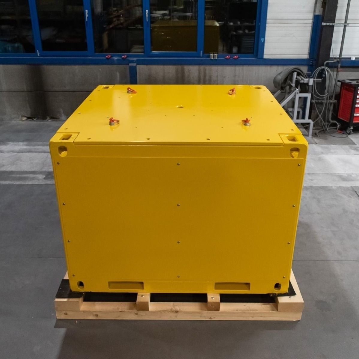 Radioactive waste container NWC1 Nuclear Shields handling / shielded