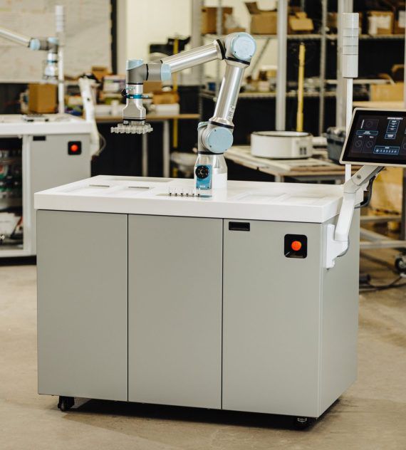 Liquid handling laboratory automation system NOVAFlex NovaticLab