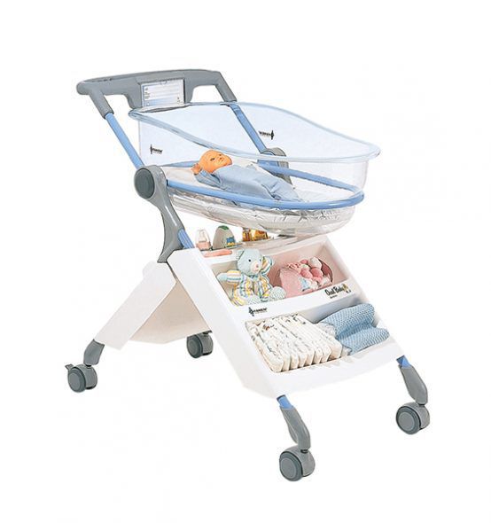 Oval baby outlet bassinet