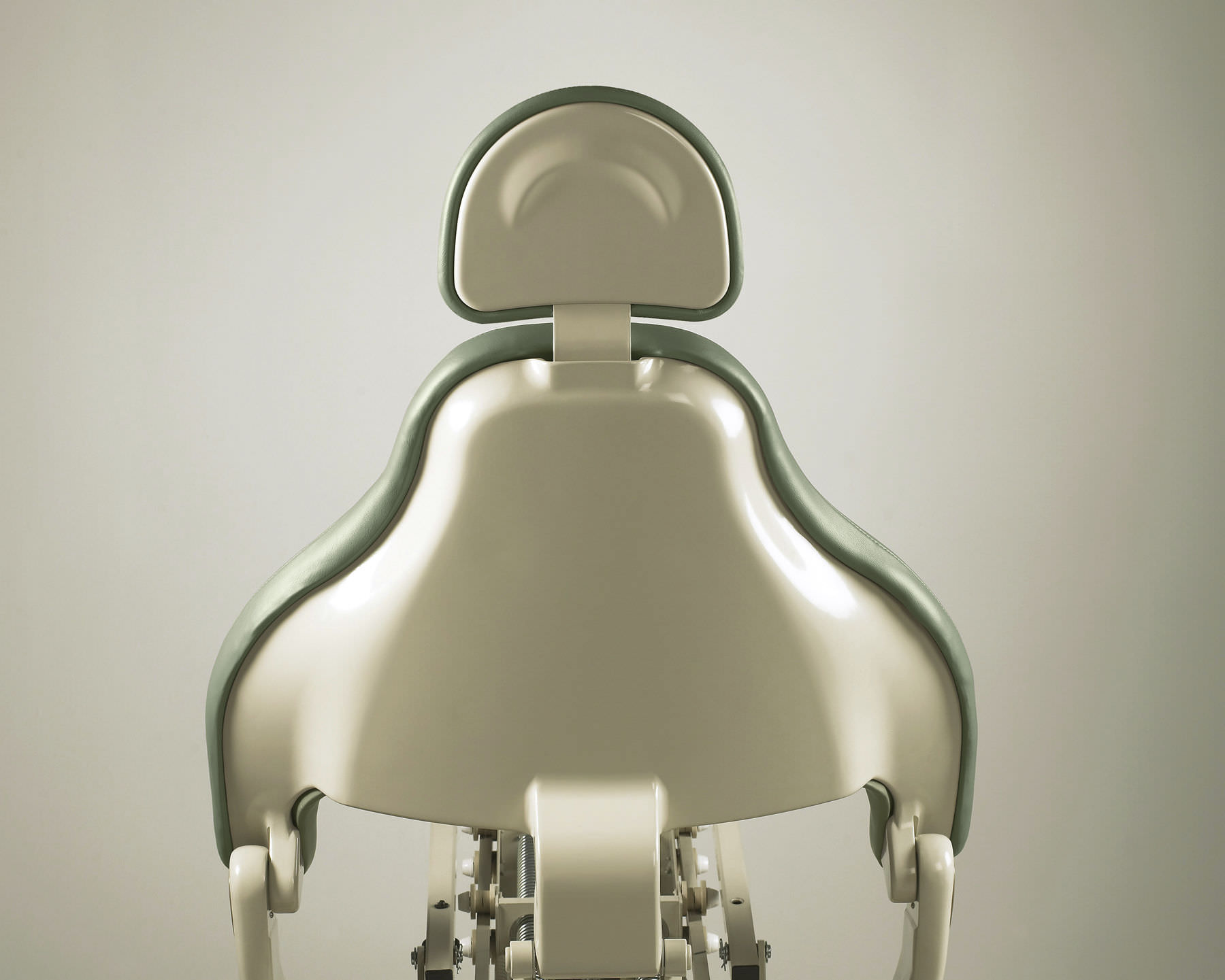 Hydraulic dental chair UltraTrim® Midmark