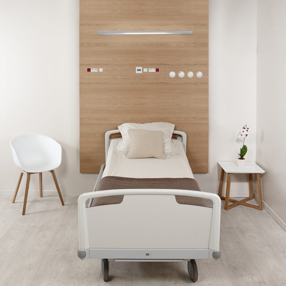 Wallmounted bed head unit GOODWOOD TLV Healthcare for intensive