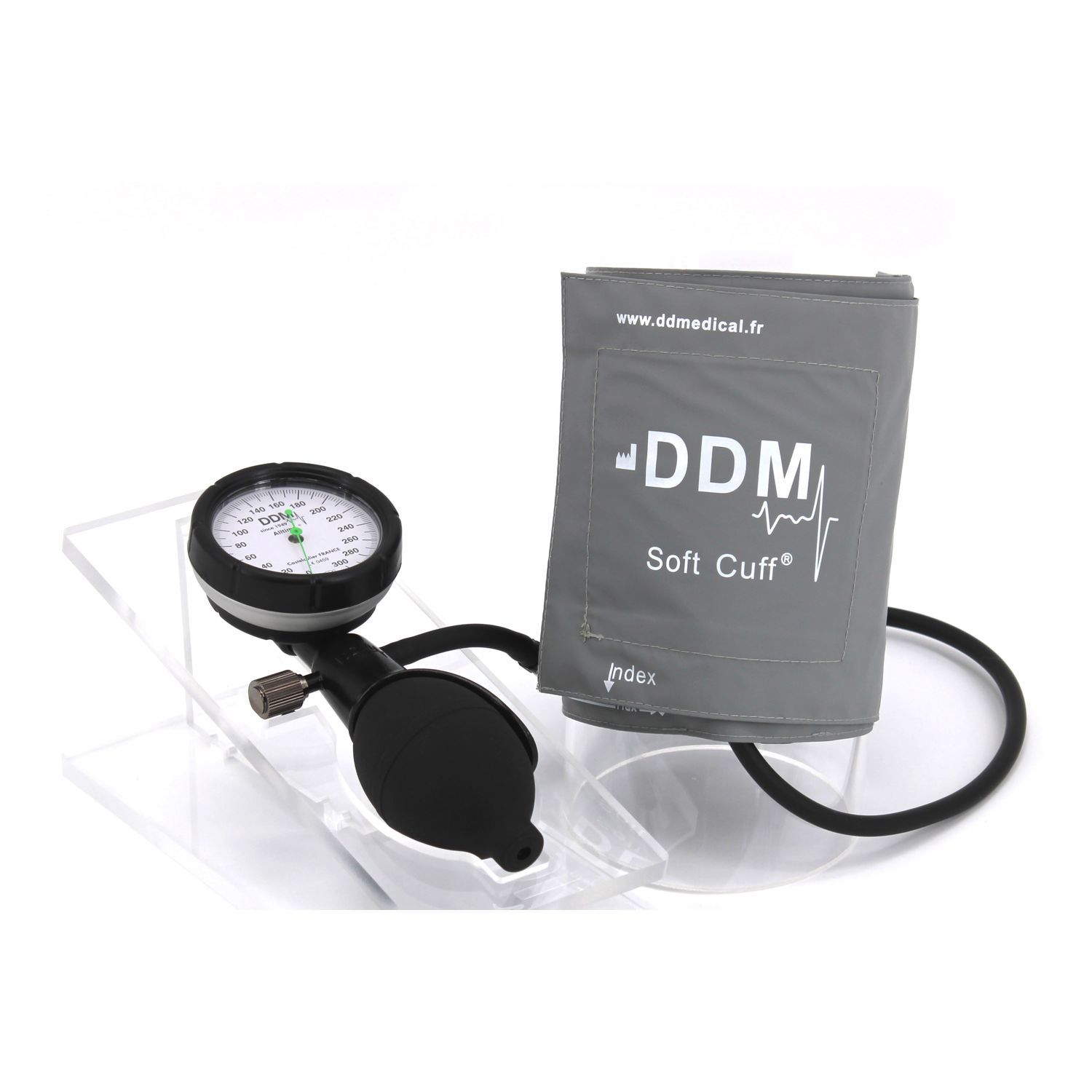 Cuffmounted sphygmomanometer A10370 D&D