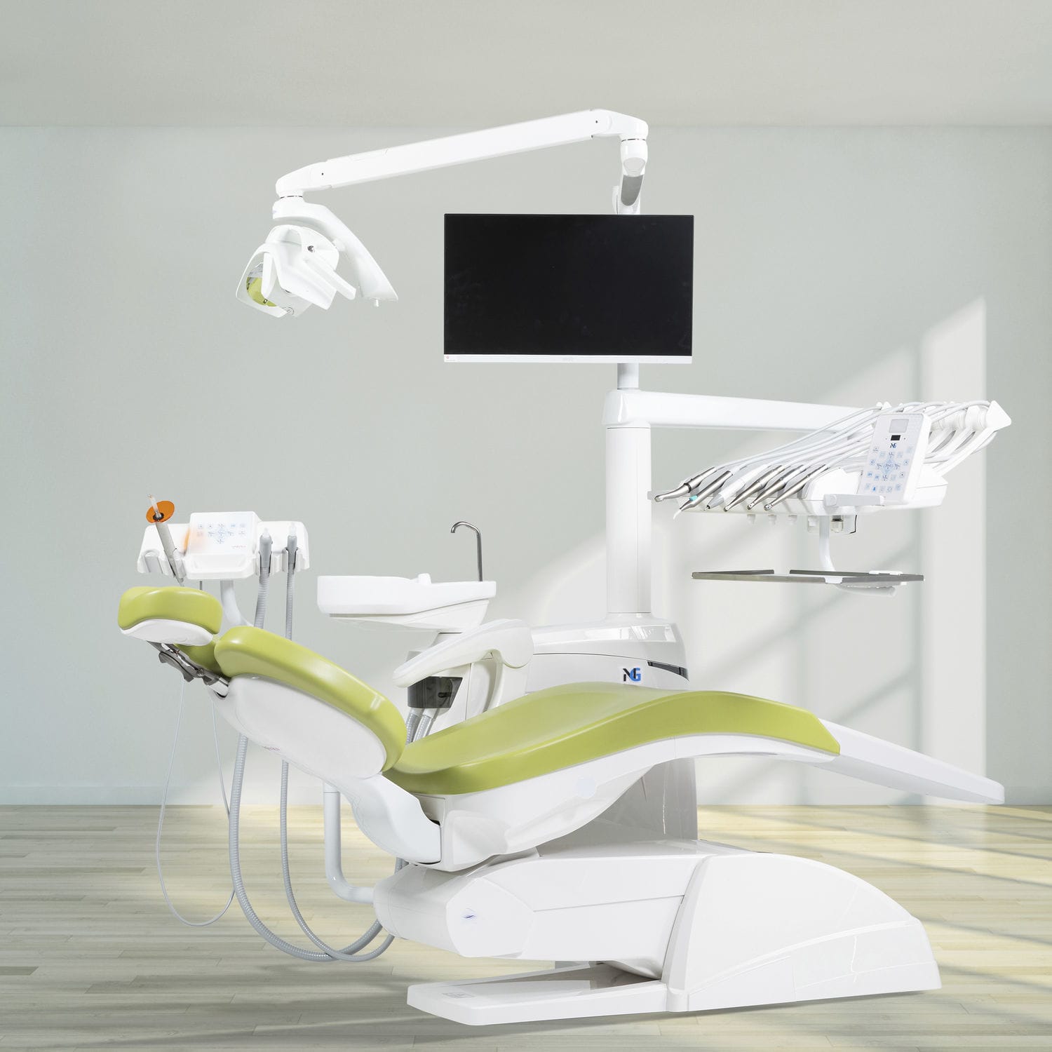 Dental treatment unit with chair NG Miglionico with monitor