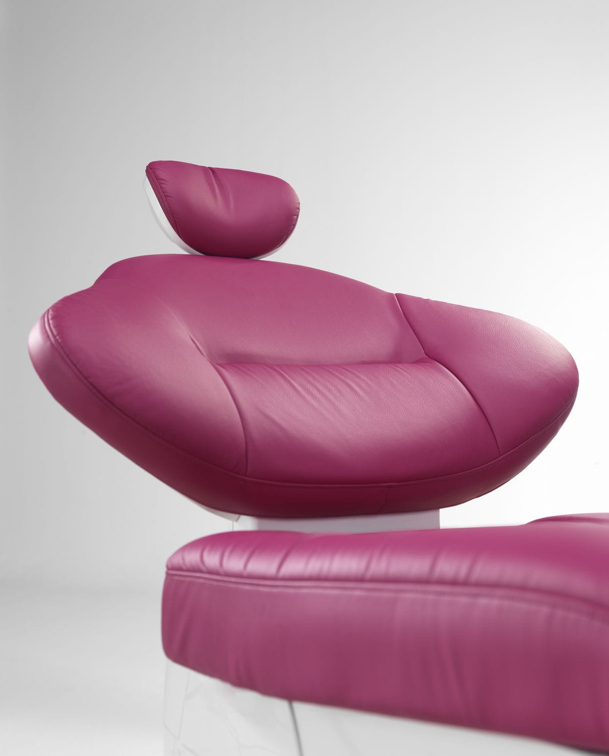 Dental treatment unit with hydraulic chair CLESTA II Takara Belmont