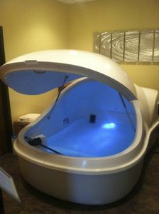 isolation tank with chromotherapy lamps