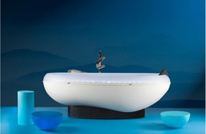 hydromassage bathtub with chromotherapy lamps