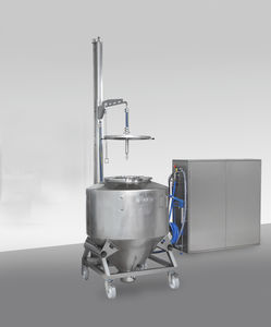 cleaning station for the pharmaceutical industry