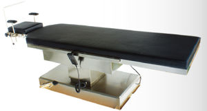 ophthalmic operating table