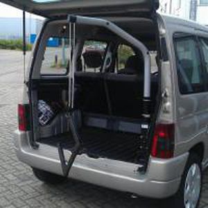 car wheelchair hoist