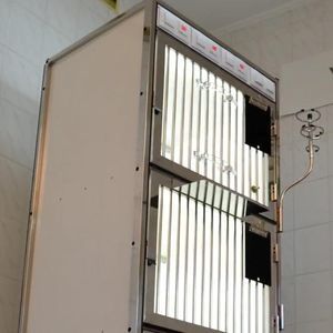 3-compartment veterinary cage