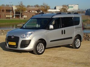 minivan wheelchair accessible vehicle