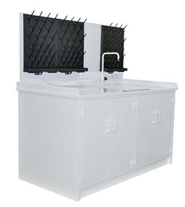 floor-standing laboratory workstation