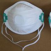 respirator with exhalation valve