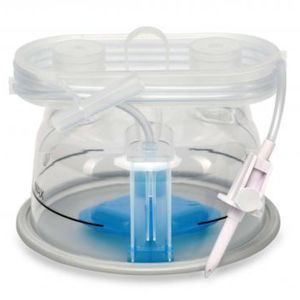 manual-fill humidification chamber