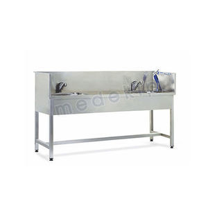 medical instrument pre-cleaning station