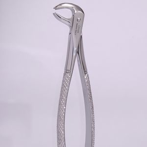 lower molar extraction forceps