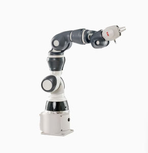 robotic feeding arm