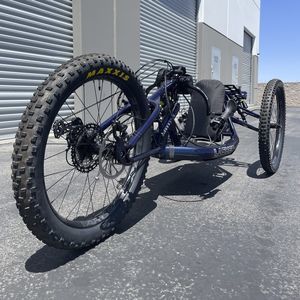 crank-propelled recumbent trike