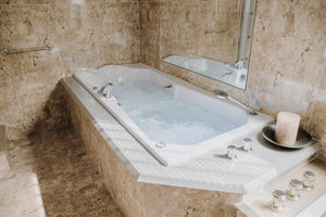 single-seater balneotherapy bathtub