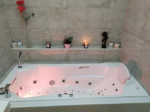 single-seater balneotherapy bathtub